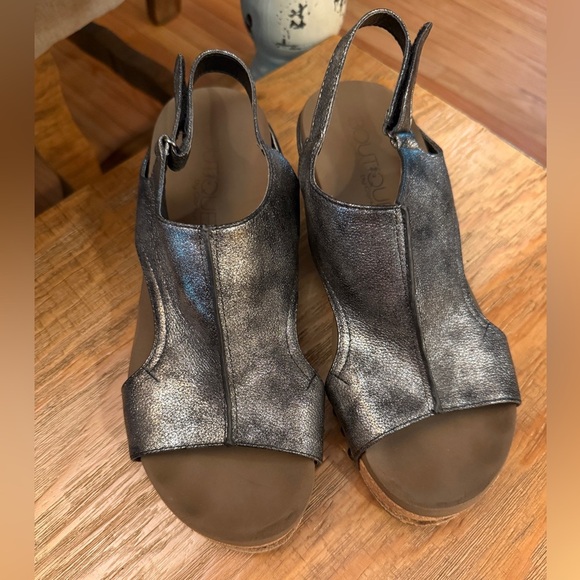 Corkys Silver Metallic T-Strap Sandals with Cushioned Footbed - Picture 1 of 5
